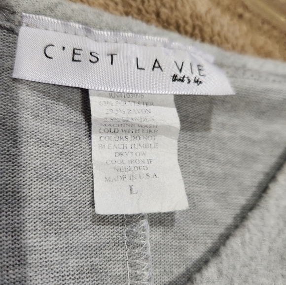 Top - Picture 3 of 4